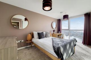 Deluxe three bedroom Apartment by London ExCeL Stays - 8