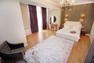 Просторные апартаменты с большой спальней ! 84 - 7