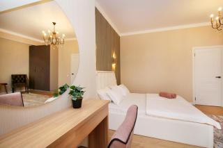 Просторные апартаменты с большой спальней ! 84 - 5