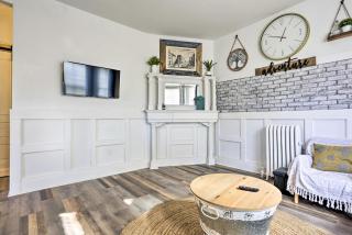Chic Newark Escape with Balcony Less Than 14 Mi to NYC! - 7