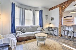 Chic Newark Escape with Balcony Less Than 14 Mi to NYC! - 6