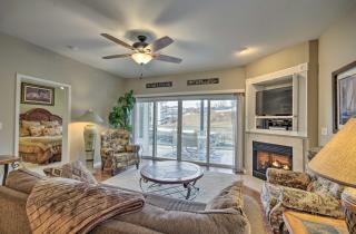 Dock, Slip and Pool Breezy Lake Ozark Escape - 7