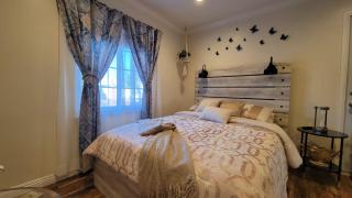 Adorable modern guesthouse with full kitchen - 1