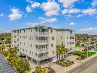 Ocean Breeze Luxury Villas 3D, Nicely Updated! Across From The Ocean! Sleeps 18 ! - Myrtle Beach - 6