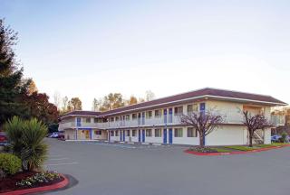 Motel 6-Troutdale, OR - Portland East - Troutdale - 0