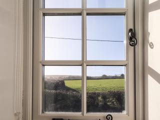 End Cottage - Newport - 2