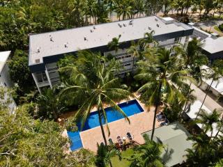 Agincourt Beachfront Apartments - Clifton Beach - 8