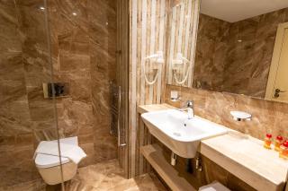 Astoria Grand Hotel - 3