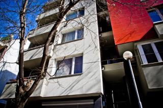 Sunflower Apartment City Center & Free Parking - 2
