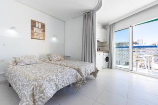 Sunny Seaside Studio - 1