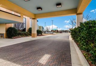 Clarion Pointe New Bern - New Bern - 9