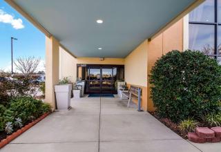 Clarion Pointe New Bern - New Bern - 5