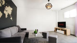 HOMEY COZY - New / Centre / Balcon privé / Proche Geneve - 4
