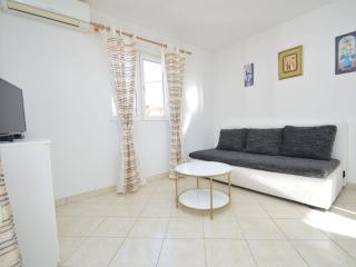 Apartment Ena by Interhome - Brodarica - 7