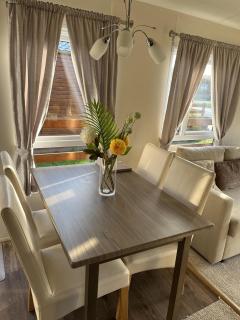 Hazel Oaks, Beautiful Lodge with Hot Tub - Sleeps 6 - Felmoor Park - 3