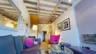 16 Clarence Hill - Iconic Dartmouth House with Enchanting Garden - 8