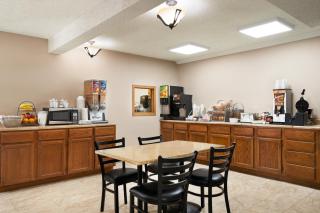 Super 8 by Wyndham Liberal KS - Liberal - 3
