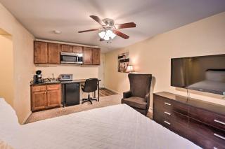 2 Blocks to Light Rail Denver Unit with Kitchenette - Greenwood Village - 4