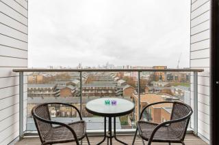Modern 1 Bedroom Apartment Near Canary Wharf with Balcony - Londra - 9