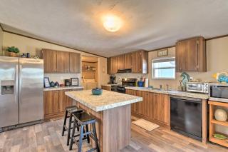 3 Mi to Beach Home with Deck in Port OConnor! - 1