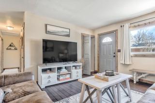 5 minutes to downtown and just minutes to military and hospitals - 6