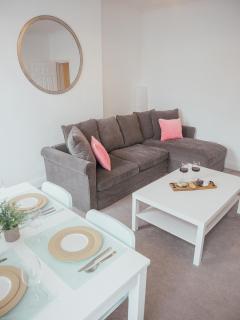 Immaculate luxury apartment 700 mtrs from the beach - 9