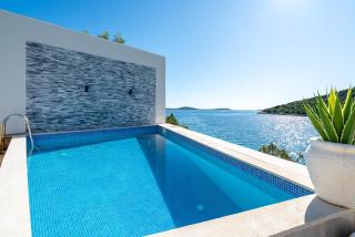 Seaside family friendly house with a swimming pool Cove Ljubljeva, Trogir - 19258 - Vinišće - 2