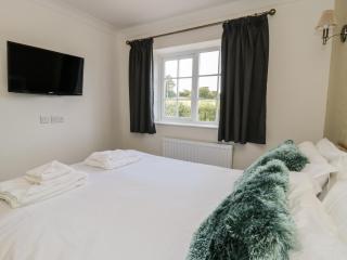 Swan Cottage - 2