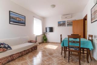 Apartments Anamarija - 8