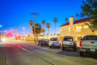 Renovated, dog-friendly condo 2 blocks from the beach w/patio, grill & hot tub - 6