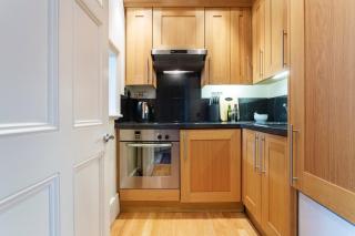 Veeve - Magnificent Marble Arch - 7
