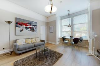 Super 1 Bedroom Flat in Hendon near Middlesex University with private parking - Hendon - 0