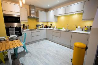 Nadler House 3 Bed Basement Apartment - Norwich - 1
