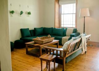 Crompton Cottage - 2