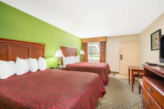 Days Inn & Suites by Wyndham Wichita - 2