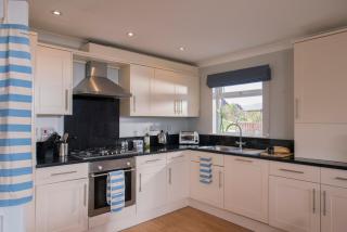 Swallow Lodge with Hot Tub, dogs welcome sleeps 8, Great resort Facilities - 7