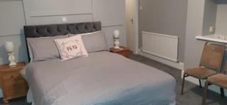 Newton House - Torquay - 3
