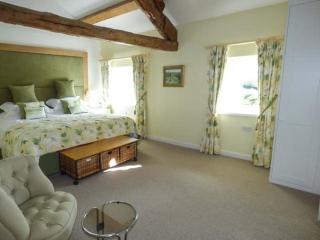 Kestrel Cottage - 2