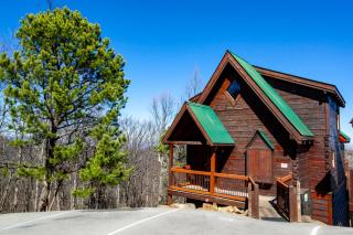 Little Cub Retreat Mtn View, Hot Tub, Indoor Pool - Gatlinburg - 8