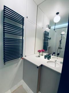1 syp, Kawa Vertuo, kosmetyki Ada, 3 min Metro Wilenska, by VisitWarsaw Apartments - Warsaw - 1
