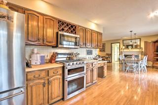 Spacious Home with Pond about 13 Mi to Columbia! - - 2