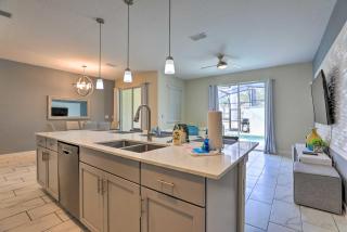 5 Mi to Disney Chic Townhome with Community Perks! - Kissimmee - 2