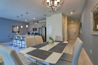 5 Mi to Disney Chic Townhome with Community Perks! - 4