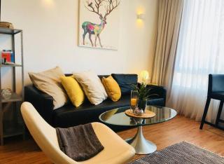 Yellow Gordon Beach Apartment - 2