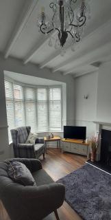 Cottage, Hot Tub, Open fire, Games Room, large Garden Sleeps 2-8 - 8