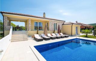 4 Bedroom Lovely Home In Kapelica - 1