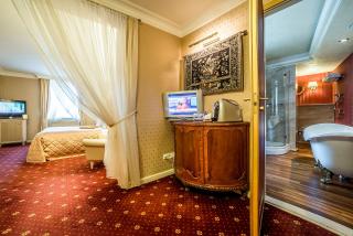 Imperial Hotel & Restaurant - Vilnius - 9