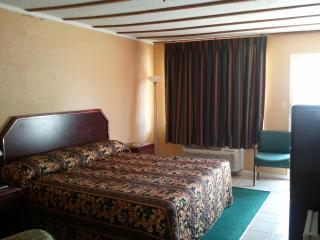 Holiday Motel - Hugo - 5