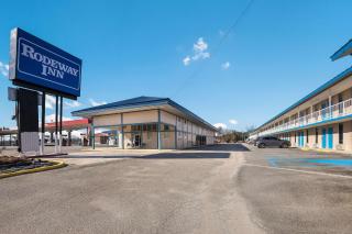 Rodeway Inn - - 9