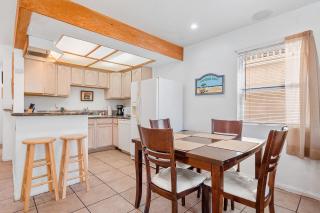 Mike's Place at the Beach Charming home with nice patio 60 steps from beach & boardwalk - 6